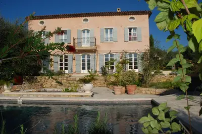 Image de Appartement duplex dans Villa 2 ch. 4/6 p Proche Grasse, Piscine, Jardin, clim