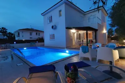 Image de Sobella Villa - 3 bedroom villa with 10 x 4 pool