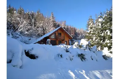 Image de \"Chalet TOURBIÈRES Des Neiges  Madrier Bois GÉRARDMER \"