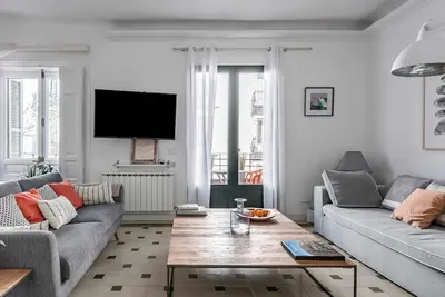 Image de Encuentra la Calma en Este Piso Renovado en el Centro de Madrid
