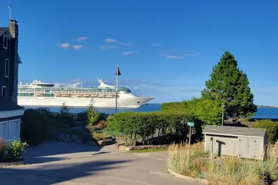 Image de Coveted Cape Cottage home with open ocean view, and steps to private sandy beach