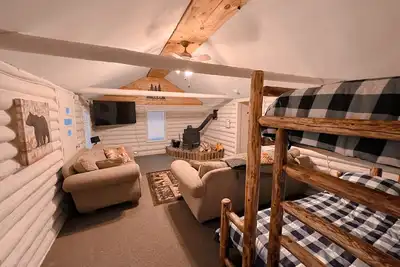 Image de Cozy cabin, private 10 acres close to snowmobile trail & lake