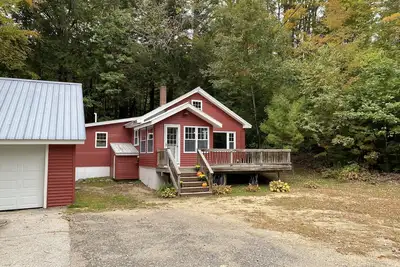 Image de Hear the stream from bed.