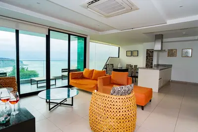 Image de Rooftop Oceanview infinite pool. Poseidon Condo