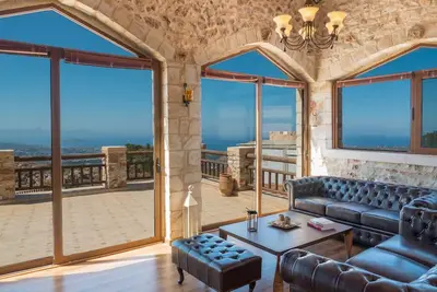 Image de VillaMalaxa Private Luxury with amazing Views all over the city