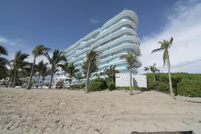 Image de Beachfront apartment in a new luxury complex in Nuevo Vallarta with ocean views.