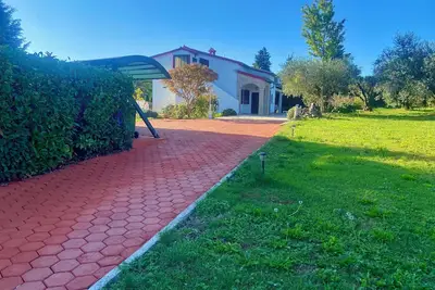 Image de Family friendly vacation home, situated on 8000mq large property