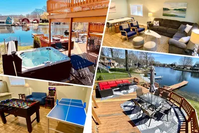 Image de Newly remodeled Lake House with Hot Tub, Game Room, Large Deck on Paw Paw Lake