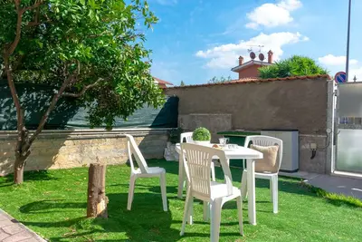 Image de Cosy groundfloor apartment with sprawling garden