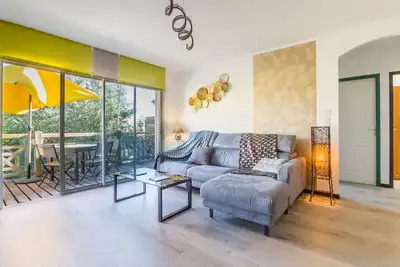 Image de A moins de 100 m de la plage, proche La Rochelle, T3 premier étage avec terrasse