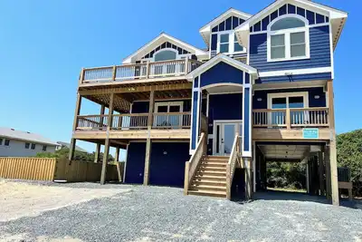 Image de Semi-Oceanfront, Newer 7 Bedroom, 7. 5 Bath, Theater, Pool, Hot Tub, WiFi