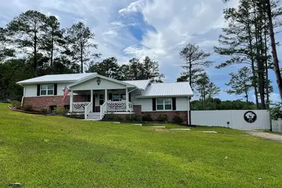 Image de South Georgia Lake House Retreat