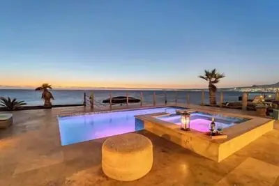 Image de Stunning Luxury Ocean-Front Casa with Pool & Spa