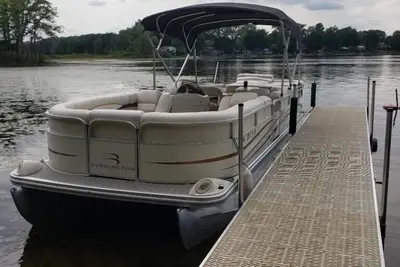 Image de Private Lake Front Home With Pontoon Rental Available On Property