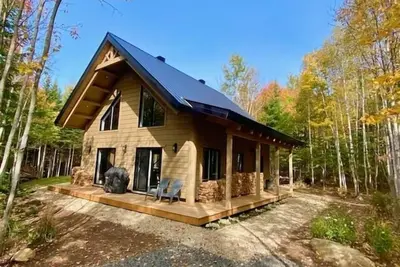 Image de Chalet avec spa et foyer à 10 min. du Massif de Charlevoix