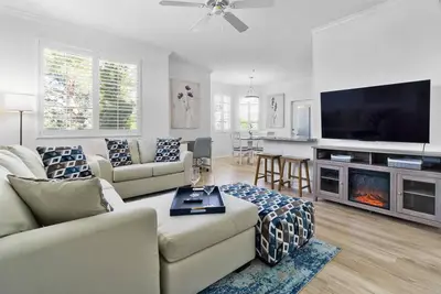 Image de Cool off in the Pool |King Master |Renovated |Gym |Bbq |Close to Downtown Gilbert Hiking & Golf