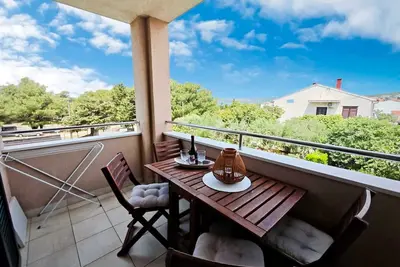 Image de Appartement de deux chambres avec la terrasse Punat, Krk (A-20408-a)