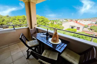 Image de Appartement d'une chambre avec la terrasse et la vue sur le mer Punat, Krk (A-20408-b)