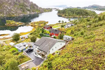 Image de Maison de vacances pour 10 a Kalvåg-By Traum