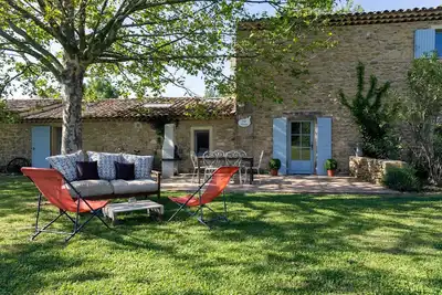 Image de TRÈS Belle Maison PROVENÇALE 6 pers campagne jardin piscine aire de jeu Spa