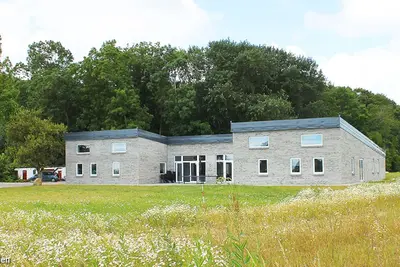 Image de Exclusive pool house with numerous amenities