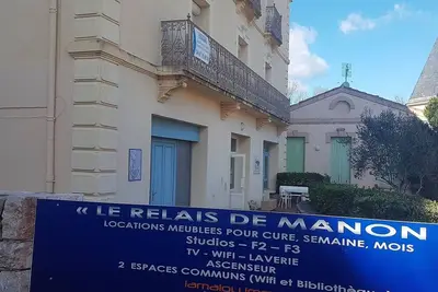 Image de Charmant F3 avec terrasse, à 2 pas des thermes et du centre, animaux acceptés, wifi inclus