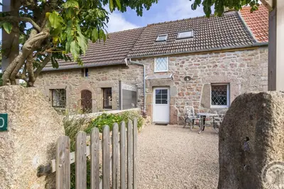 Image de Maisonnette cosy, jardin clos, terrasse, proche plage et mer, animaux acceptés