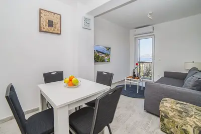 Image de Gustav - Superior sea, bay & mountain view apartment - free parking included