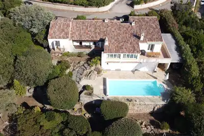 Image de Villa de charme- Vue mer exceptionnelle surplombant la plage Ruppione (7-9 pers)