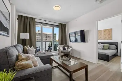Image de Central 2br in Kensington w/ Parking + Ac