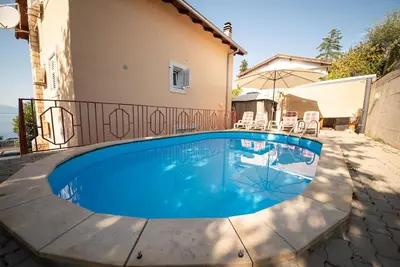 Image de Appartement de vacances Njivice pour 1 - 6 personnes avec 2 chambres à coucher - Appartement de vaca