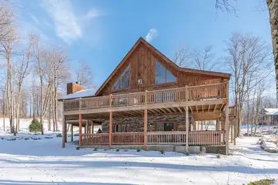 Image de Woodsy Retreat Near Wisp w/ Golf & Hot Tub