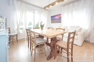 Bright apartment 300 meters from the center