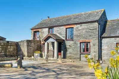 Hendra Barn - Traditional Converted Barn