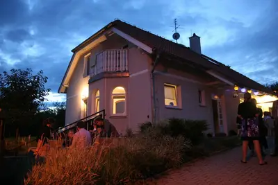Image de Prague 13 mins by bus. Rural Cottage for 2 up to 45 Guests