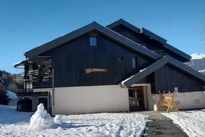 Image de À 150m des pistes de ski, 2ème étage, balcon, télévision, casier à ski, 27m², Montalbert