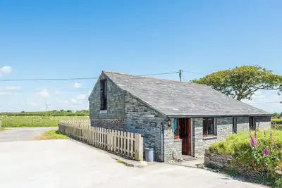 Family cottage near the sea - Pet Friendly sleeps 6 - 5 mins from Port Isaac