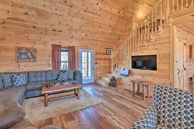Image de Quiet & Secluded Berea Cabin on 70-Acre Farm!