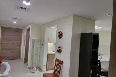 Image de 401 Luxurious furnished two bedroom apartment with maid room for short let