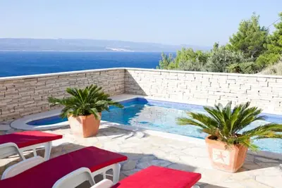 Image de Modern vacation apartment with pool and sea view
