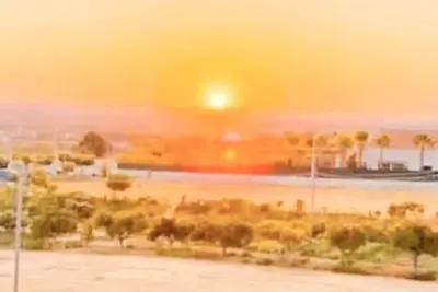 Image de Sunrise view family, swimming pool with close to beach!