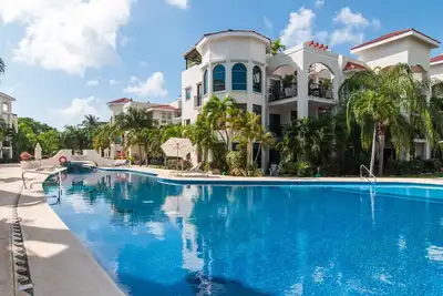 Image de Luxury 3 Bdrm Condo in Playacar. Tennis & Golf Close By, Shops Walking Distance!
