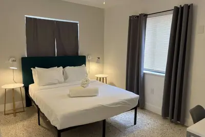 Image de ✨ New Two Bedroom plus Free Parking