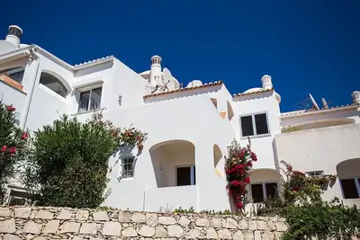 Image de Spacious townhouse with fantastic sea view, walking distance to beach