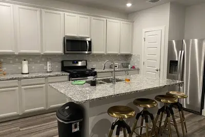 Image de Beautiful New Home in Southeast Austin. Near Airport