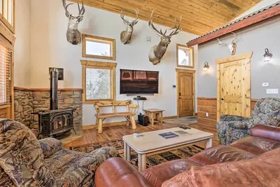 Image de 1 Mi to Lake Granby: Home w\/ Mtn Views & Gas Grill