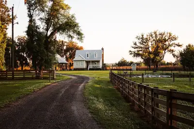 Image de Riverfront Property - House & Suite - Faith Based
