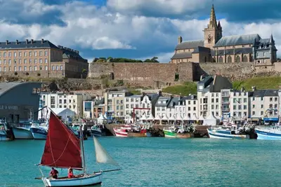 appartement sur le port de pêche.
