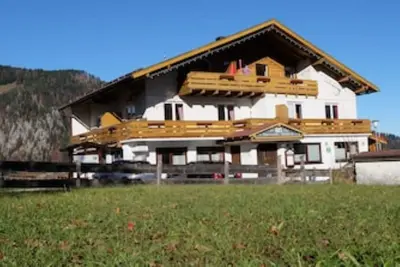 Image de ALLGÄU-Herzen 2, romantic apartment, 39m², four-poster bed, dream view, close to the elevator