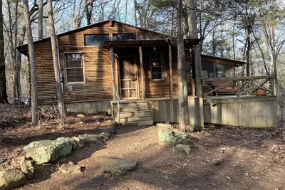 Image de Little Piney Cabin at the Foothills of Petit Jean Mt \nClose Petit Jean State Pk.